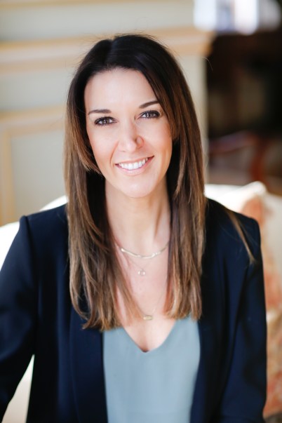 003-PLEASECREDITWHEREPOSSIBLE-eddie-judd-photography-Helen-Quinn-headshots-WEBfiles